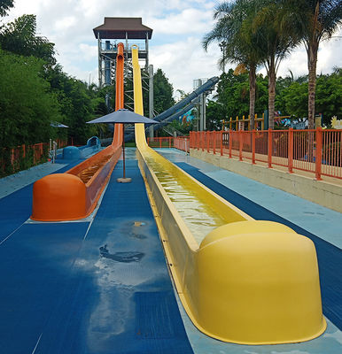 سعر جيد Customized Size 6-8mm Thickness Fiberglass Water Park Slide with Over 10 Years Service Life for Outdoor Use الانترنت