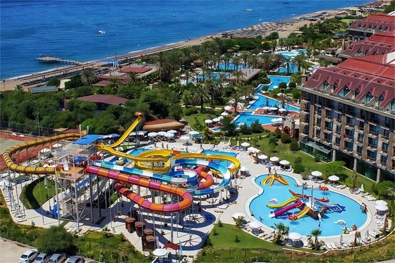 الصين تجارية حمام سباحة في الهواء الطلق ركوبات إمدادات الزجاج الألياف المنزلق