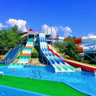 سعر جيد ODM Kid Aqua Theme Park حمام سباحة ماء ممتع لعبة ركوبات مجموعة شرائح الألياف الزجاجية الانترنت