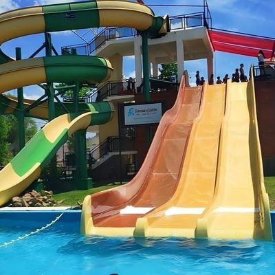 سعر جيد OEM Outdoor Water Play Park Equipment Playground Fiberglass Water Slide الانترنت