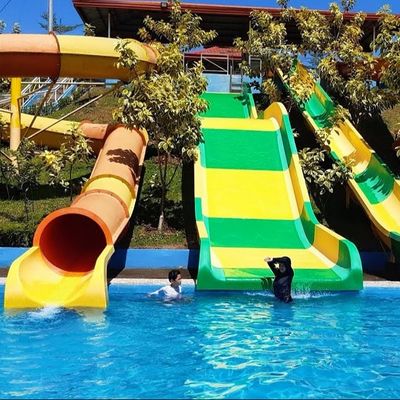 حمام سباحة للأطفال في الهواء الطلق