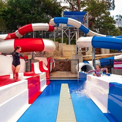 سعر جيد ODM Water Park Equipment Entertainment Summer Game Fiberglass Slide for Adults الانترنت