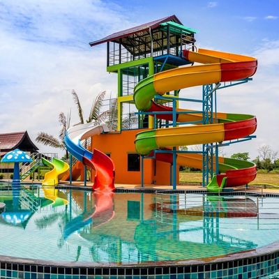 سعر جيد OEM Kids Water Park Outdoor Playground Swimming Pool Fiberglass Slide for Kids الانترنت