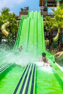 سعر جيد High-Speed Racing Rainbow Fiberglass Slide for Commercial Water Parks with 30-60 Days Delivery الانترنت