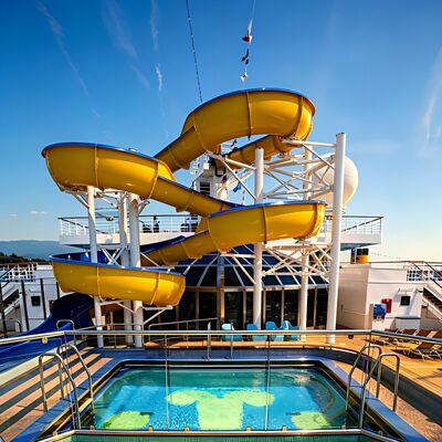 شرائح حديقة مائية خارجية حلزونية من الألياف الزجاجية لمعدات الحدائق المائية للاستخدام التجاري في المسابح بالجملة